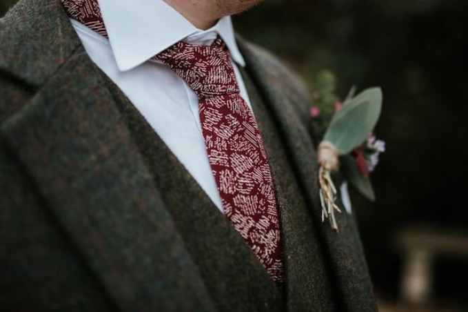 How to Choose the Perfect Handmade Wedding Tie for Your Big Day